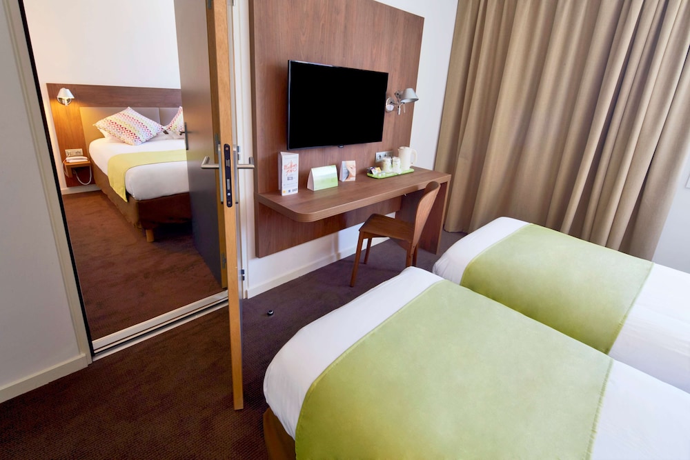 Standard Room, Multiple Beds photo 2