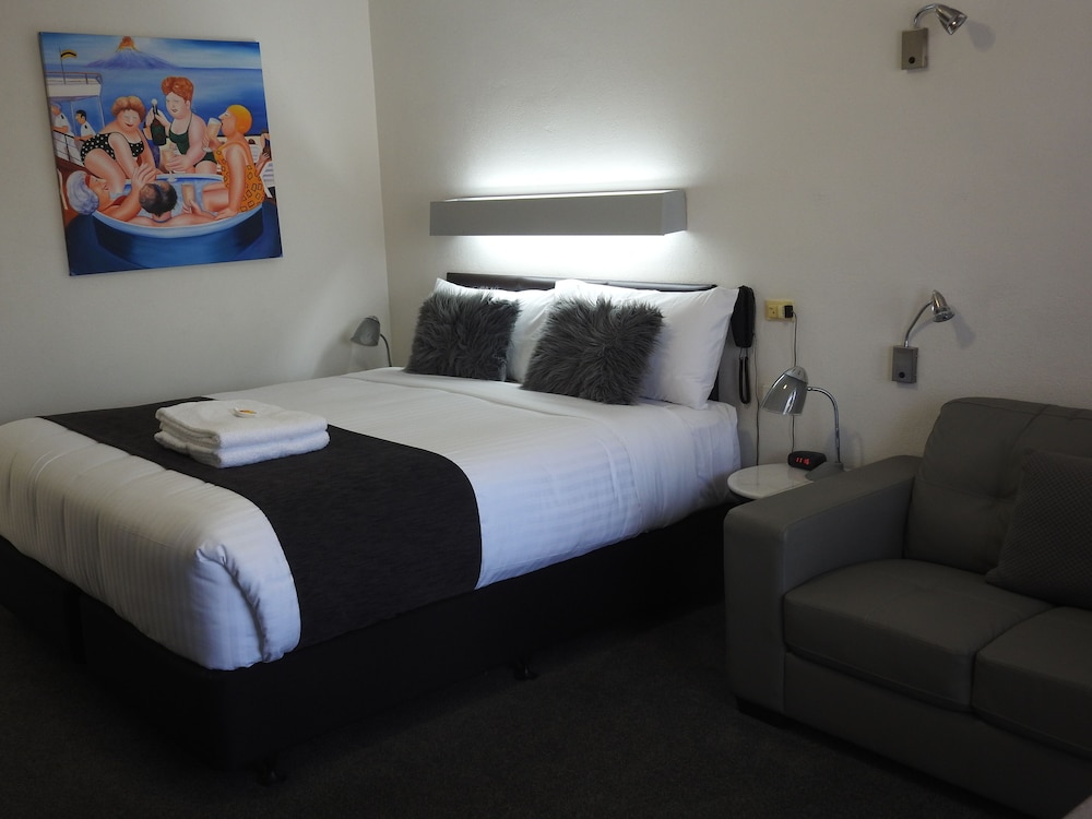 Executive Suite, 1 King Bed photo 3
