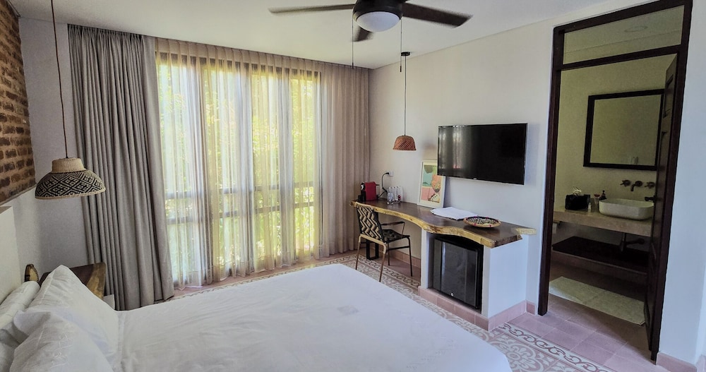 Luxury Double Room, Pool View