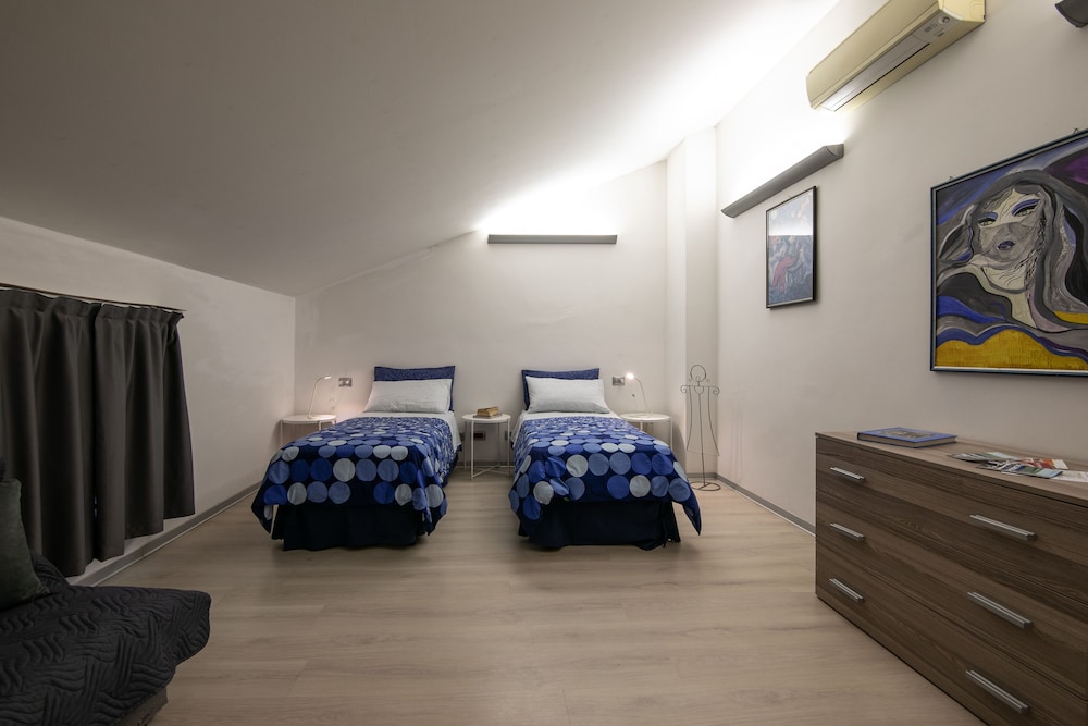 Design Condo photo 2