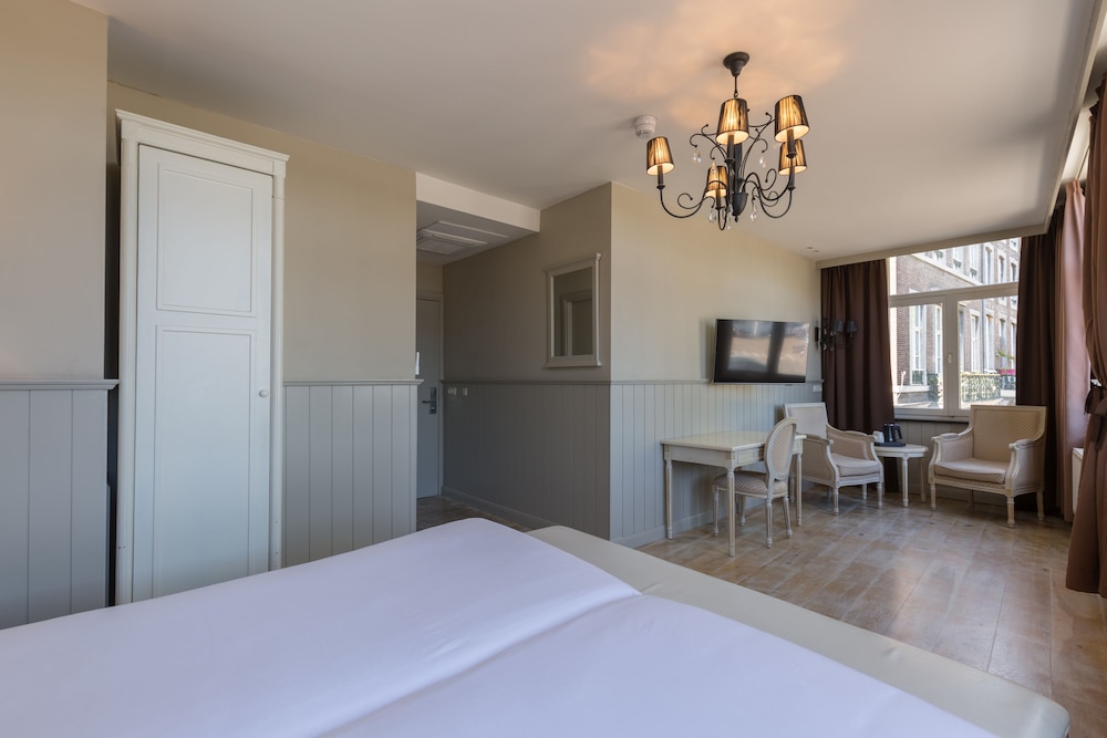Deluxe Double Room photo 2