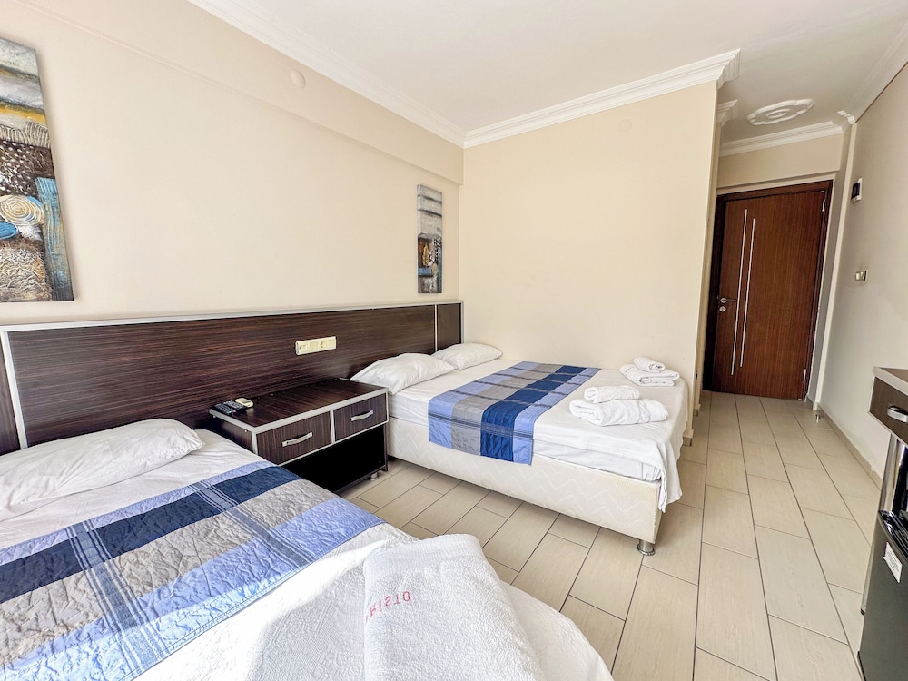 Basic Twin Room, Balcony
