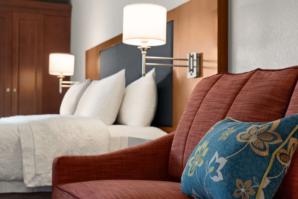 Room, 1 King Bed with Sofa bed, Accessible, Bathtub (Mobility & Hearing) - Photo 3