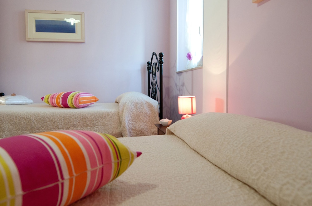 Triple Room, 1 Bedroom photo 1