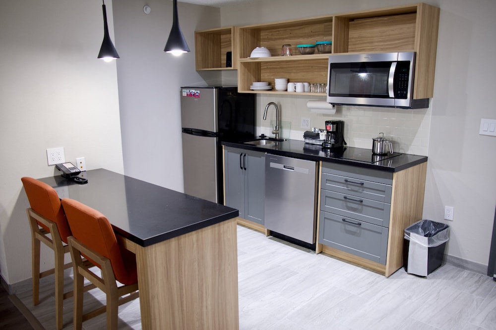 Room, 1 Bedroom - Photo 1