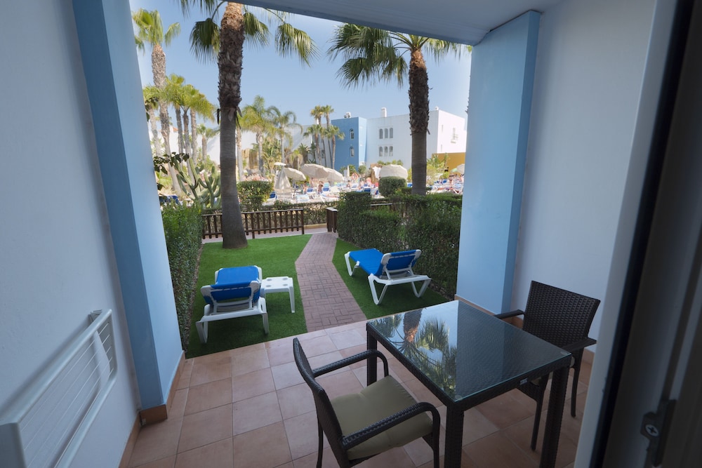 Superior Double Room, Terrace, Garden Area - Photo 2