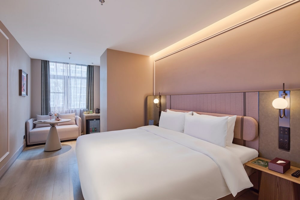 Superior Room, 1 King Bed