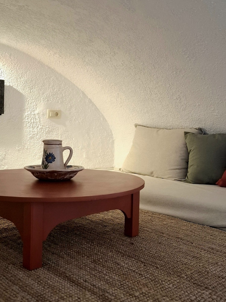 Traditional Suite with Caldera View