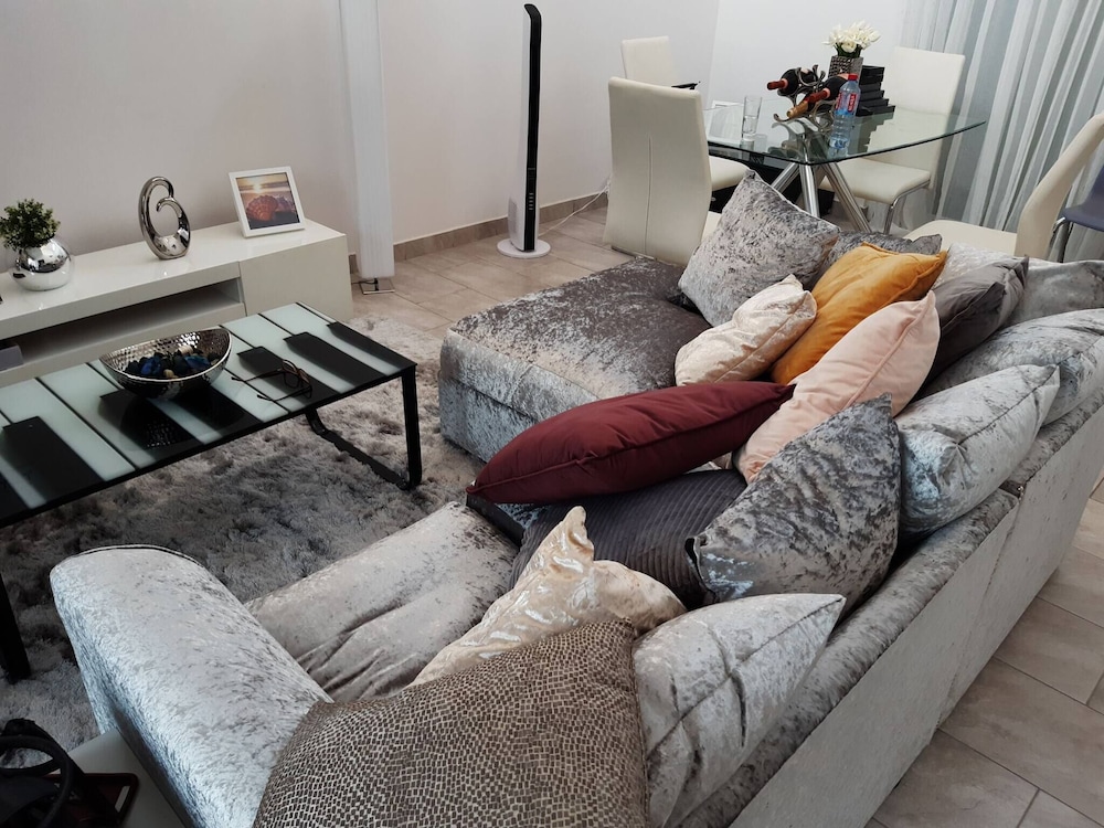 House, 2 Bedrooms