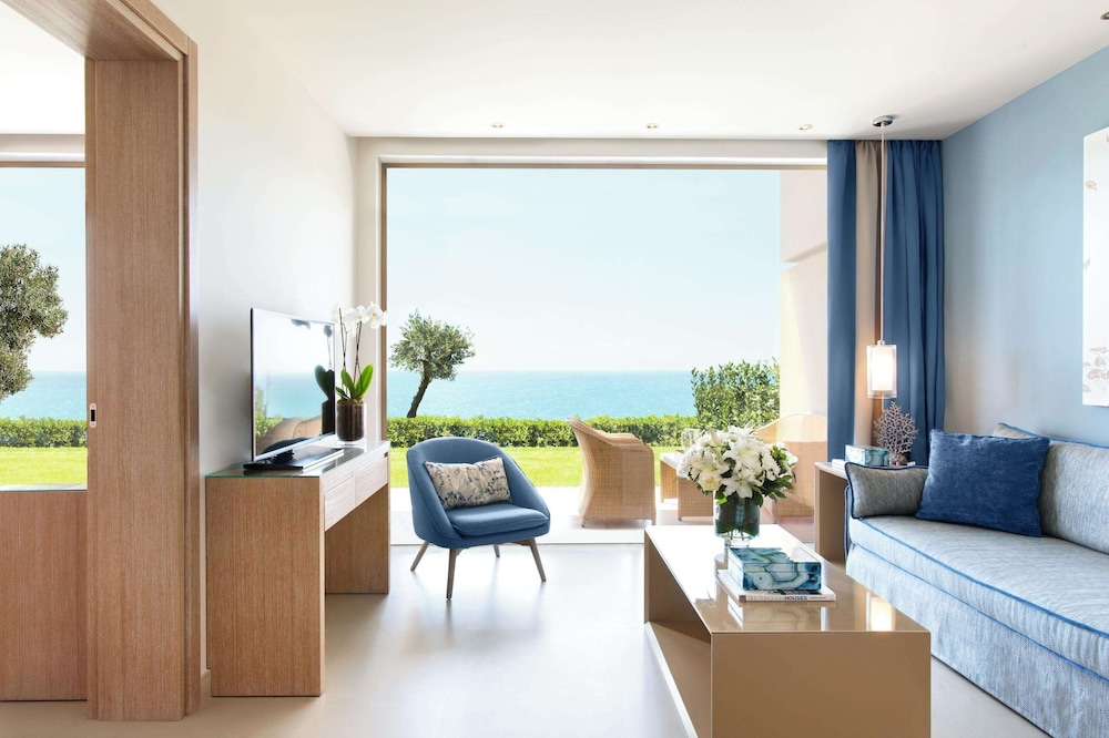 Family Suite, 1 Bedroom (Private Garden ) photo 2