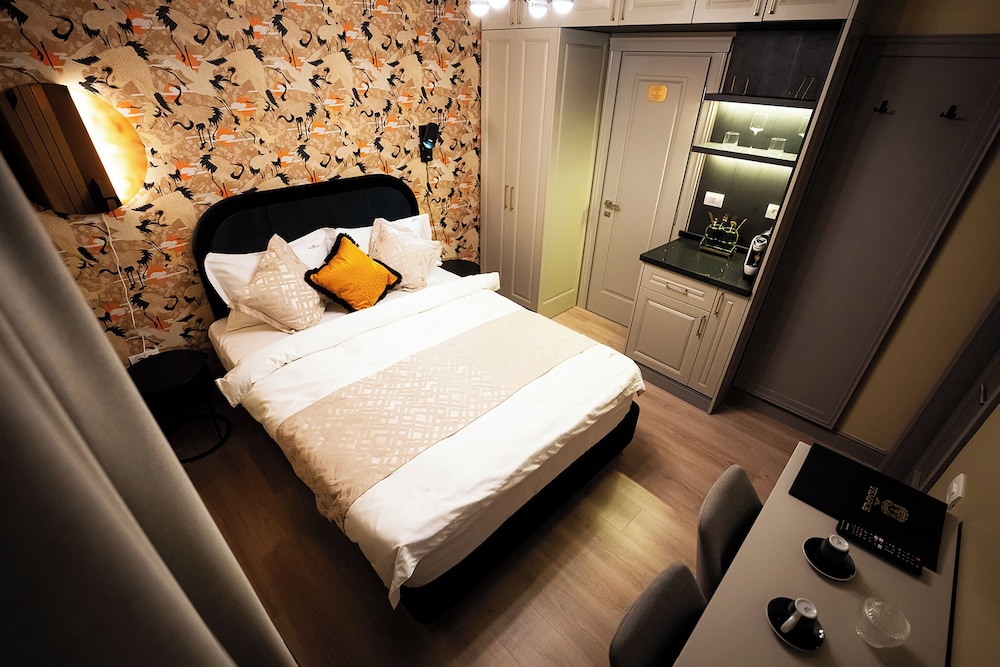 Room 5