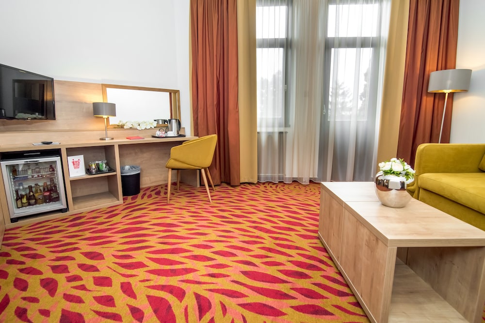 Junior Suite, 1 Bedroom, Balcony - Photo 4