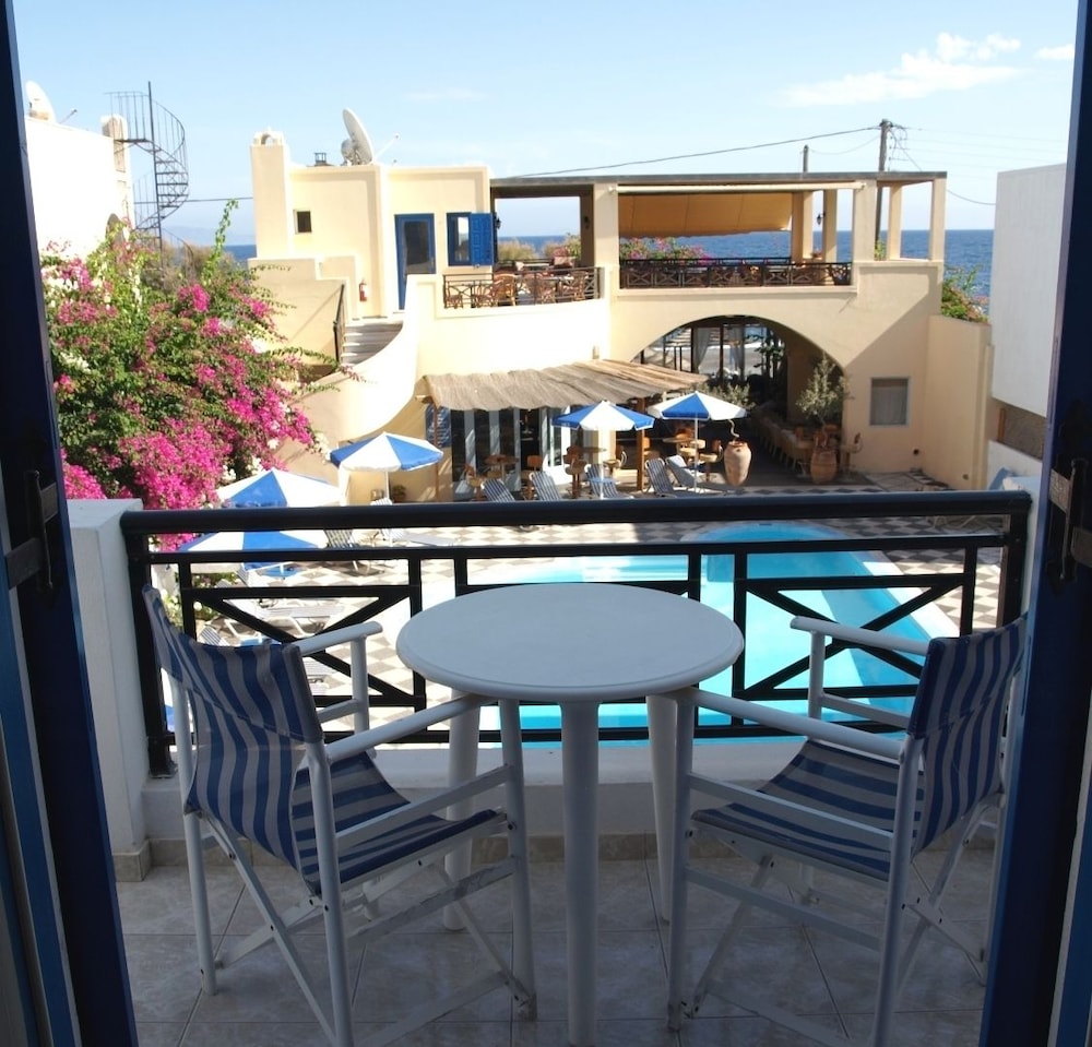 Standard Room, Pool View - Photo 5