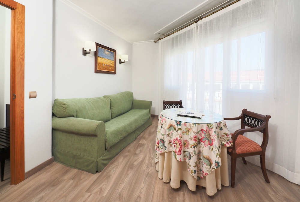 Superior Double Room, Balcony - Photo 3
