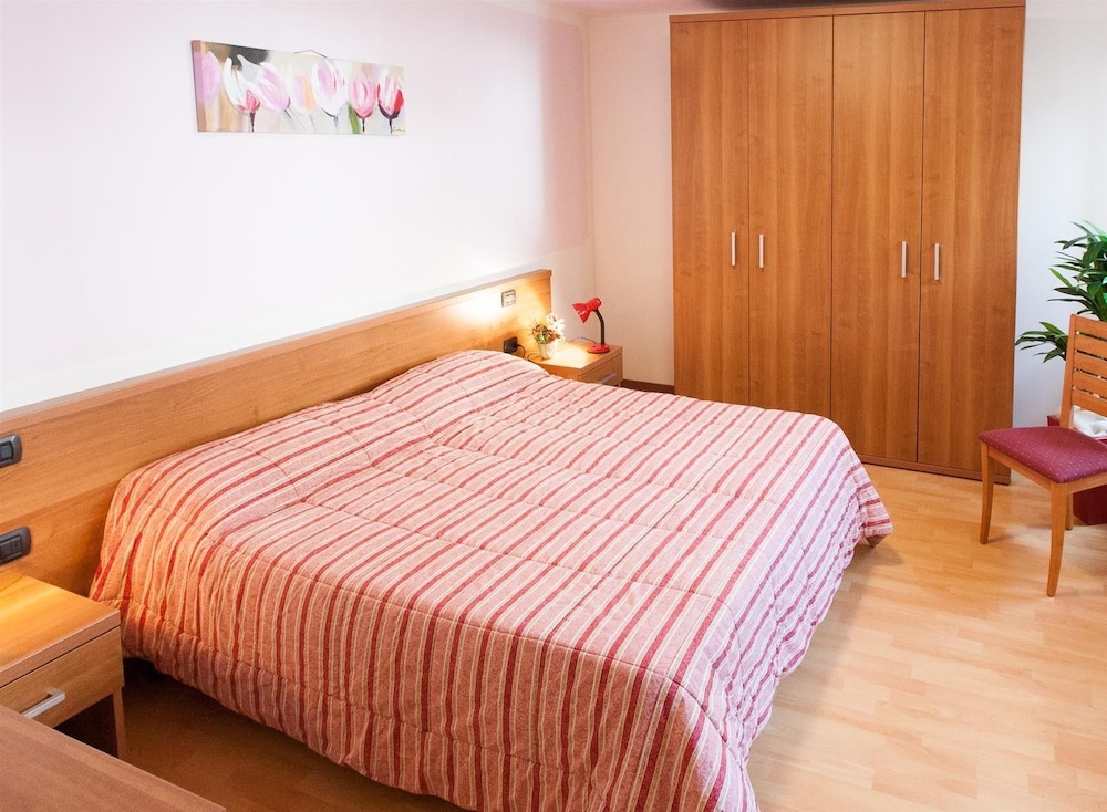 Apartment (1) photo 1