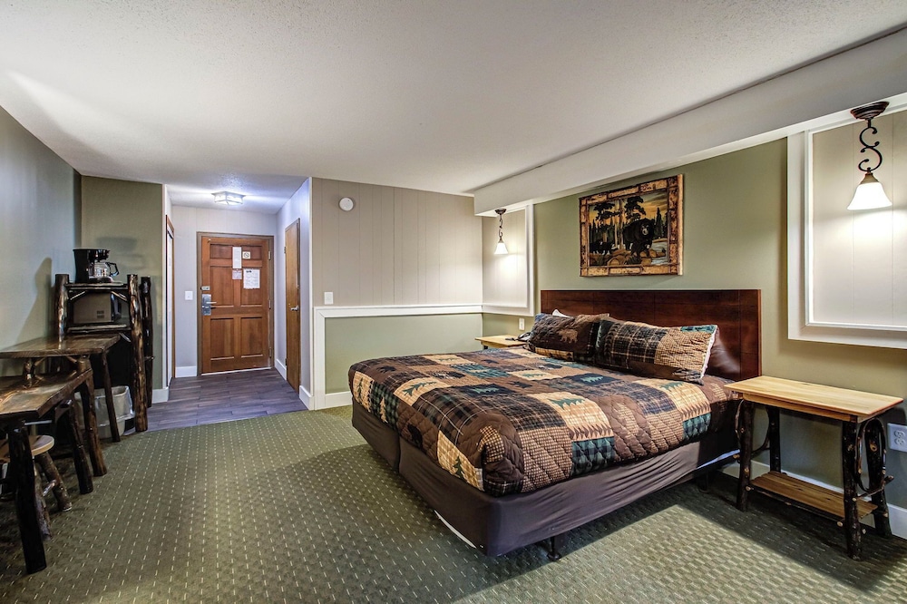 Riverside Deluxe King with Fireplace. - Photo 5