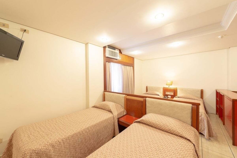 Standard Quadruple Room - Photo 13