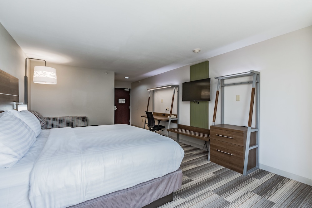 Suite, 2 Queen Beds - Photo 3