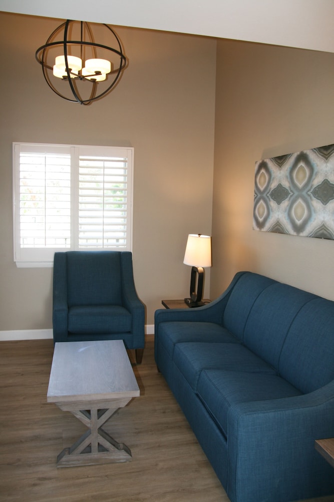 Waterside Suites and Marina, Photo 2