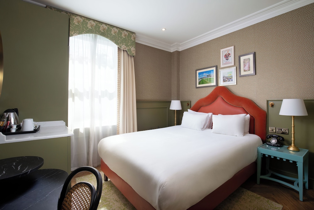 Classic Room, 1 Queen Bed (George Walton)