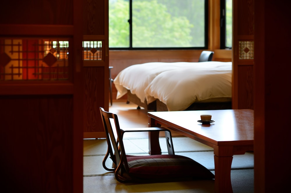 Japanese Western Room (Twin Room + 8 Tatami Mats) photo 3
