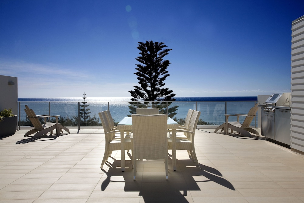 Three Bedroom Penthouse Apartment With Three Bathrooms, Ocean View