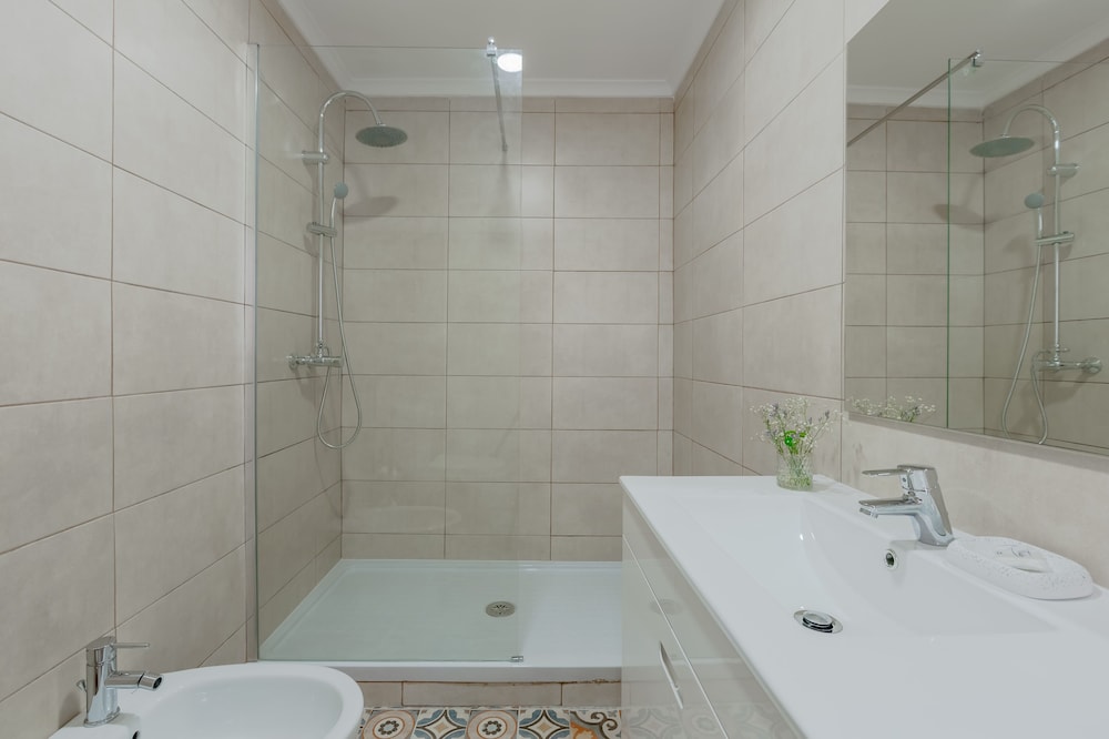 Apartment, 3 Bedrooms - Photo 39