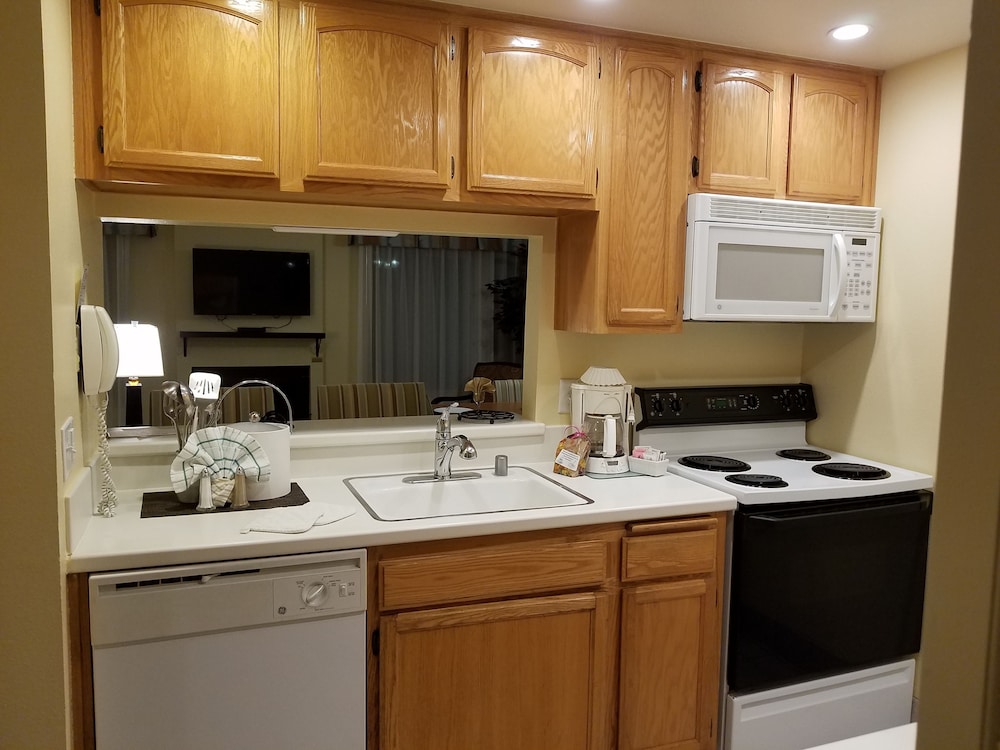 Condo, 1 Bedroom - Photo 6