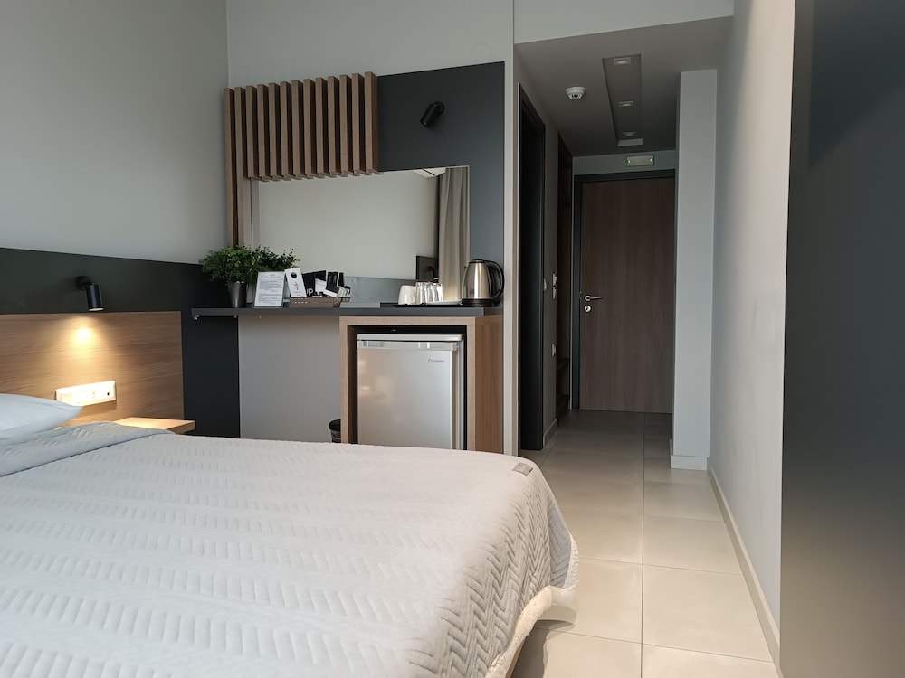 Standard Double or Twin Room, Balcony - Photo 5