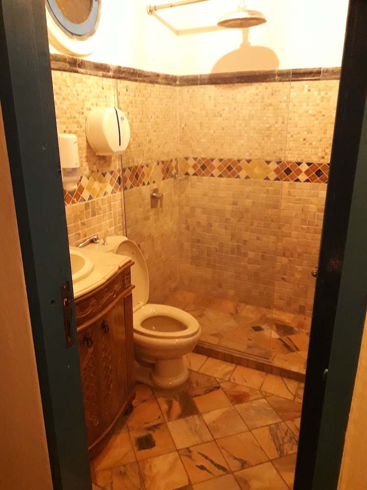 Basic Shared Dormitory, Multiple Beds, Non Smoking, Private Bathroom (6 People) photo 3