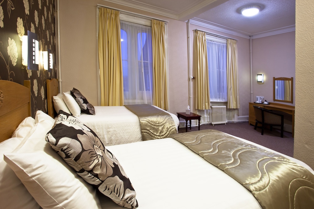 Standard Twin Room - Photo 1