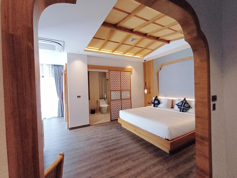 Luxury Pool Access Suite
