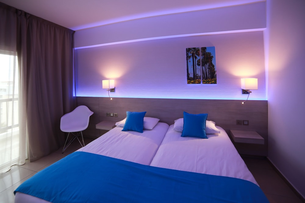 Luxury Studio, City View