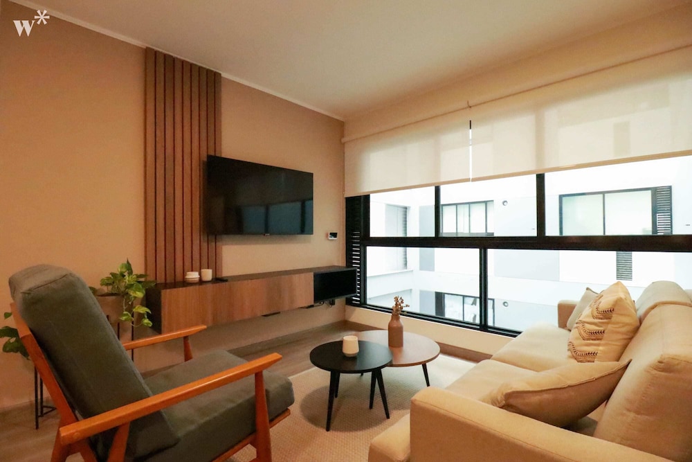 Apartment (504)