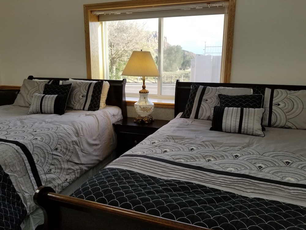 Signature Double Room, 2 Double Beds, Refrigerator & Microwave photo 3