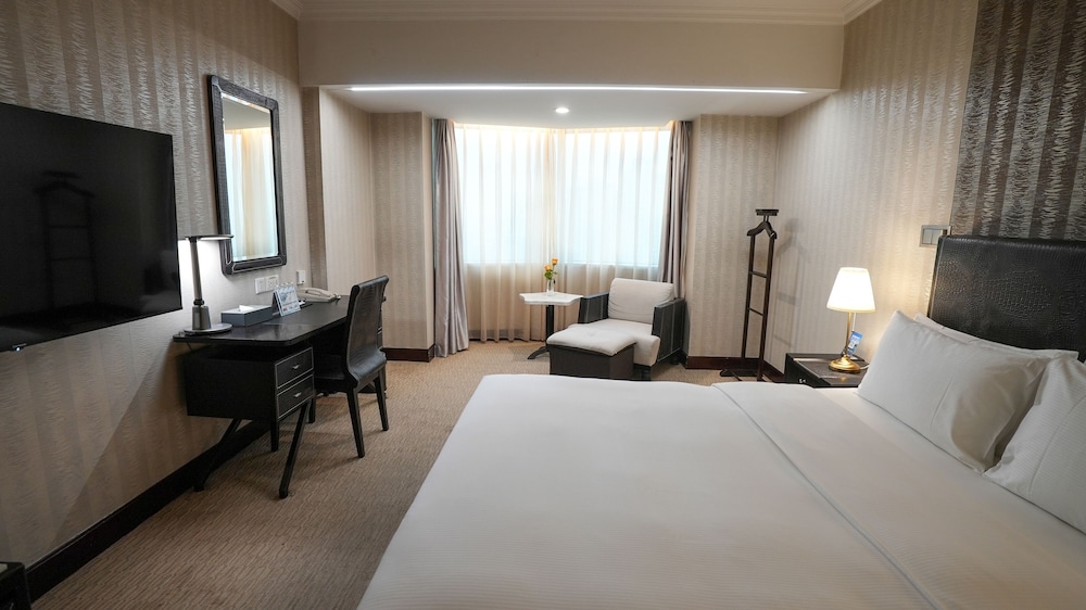 Standard Suite, City View