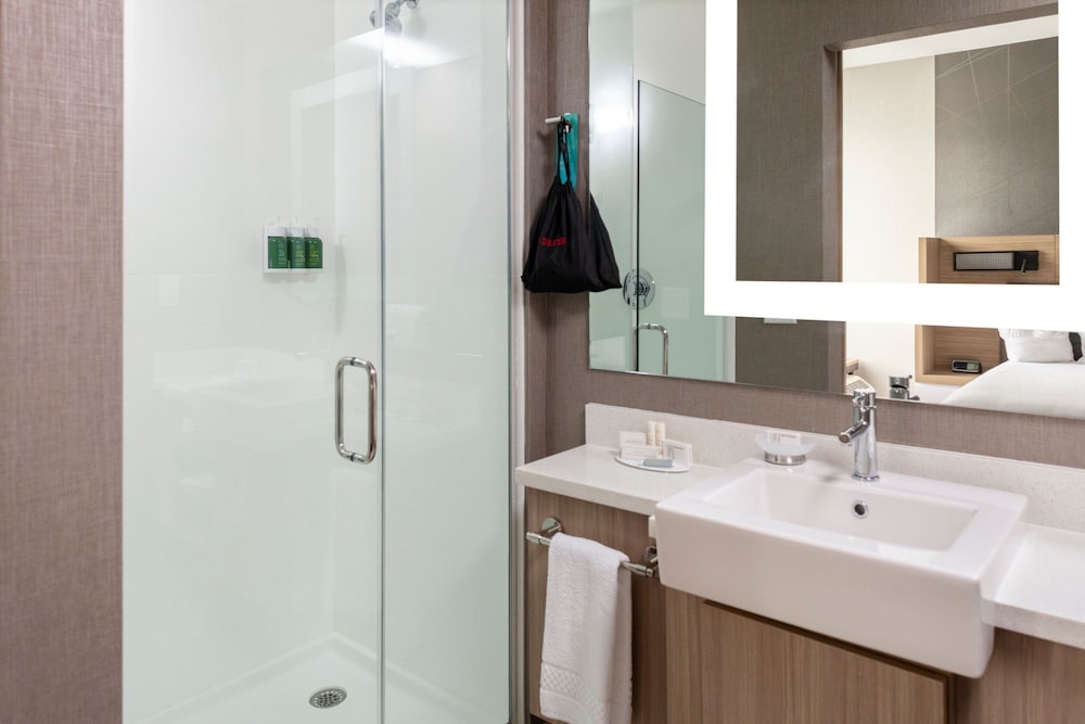 Suite, 2 Queen Beds - Photo 6
