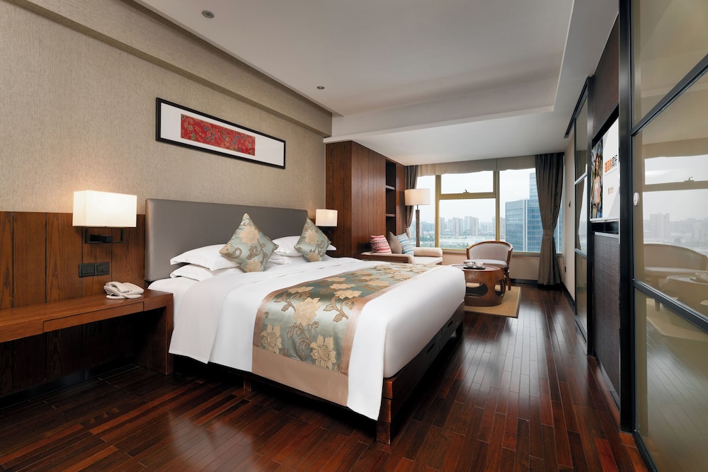 Four Seasons King Room