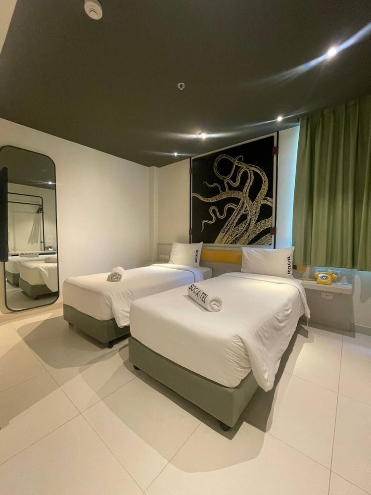 Standard Twin Room - Photo 1