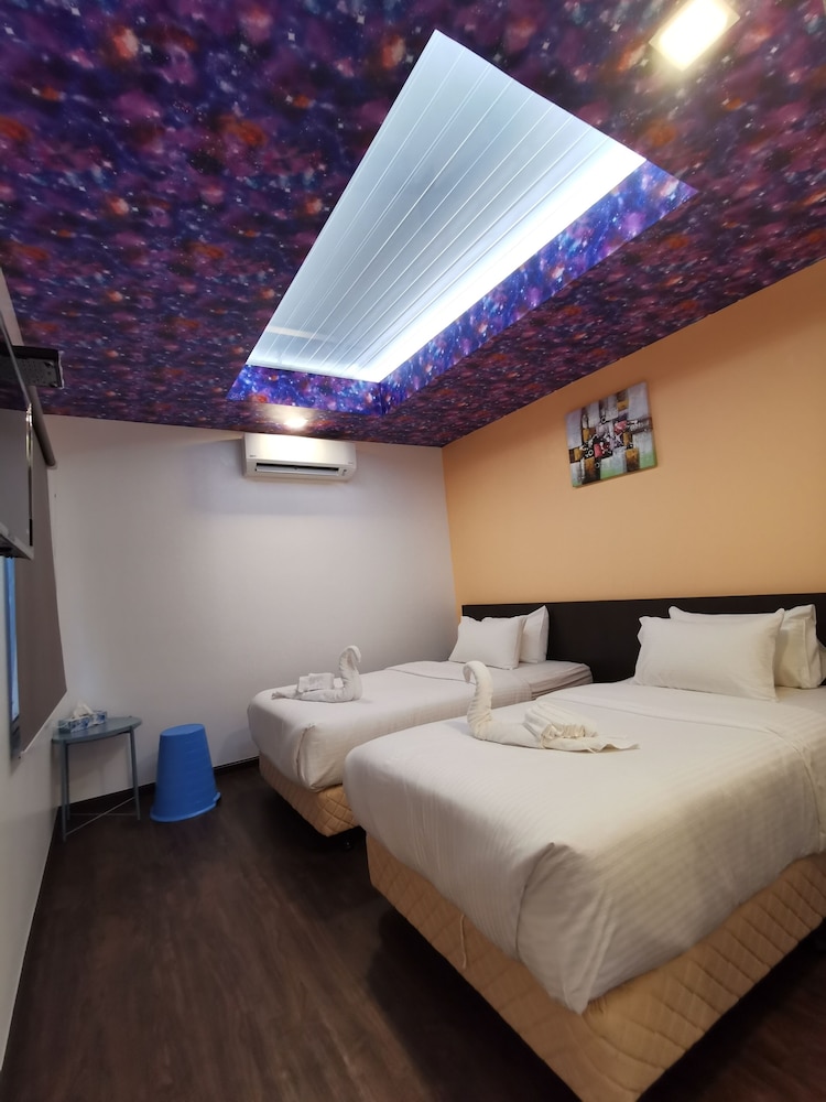 Container With 2 Single Bed