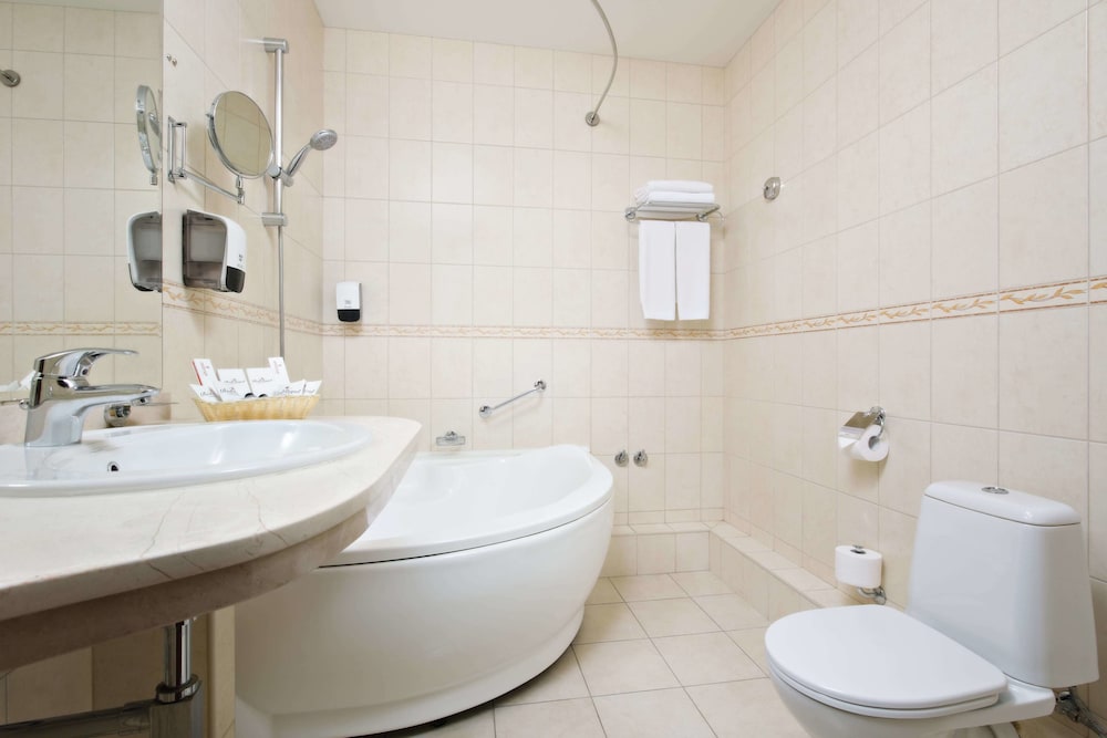 Standard Double or Twin Room photo 2