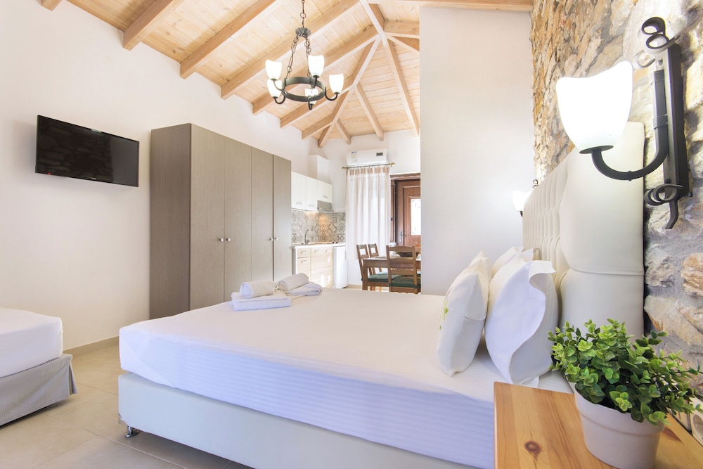 Luxury Studio Suite, Sea View photo 3