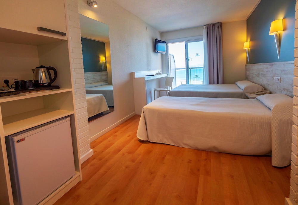 Triple Room (3 Adults) photo 2