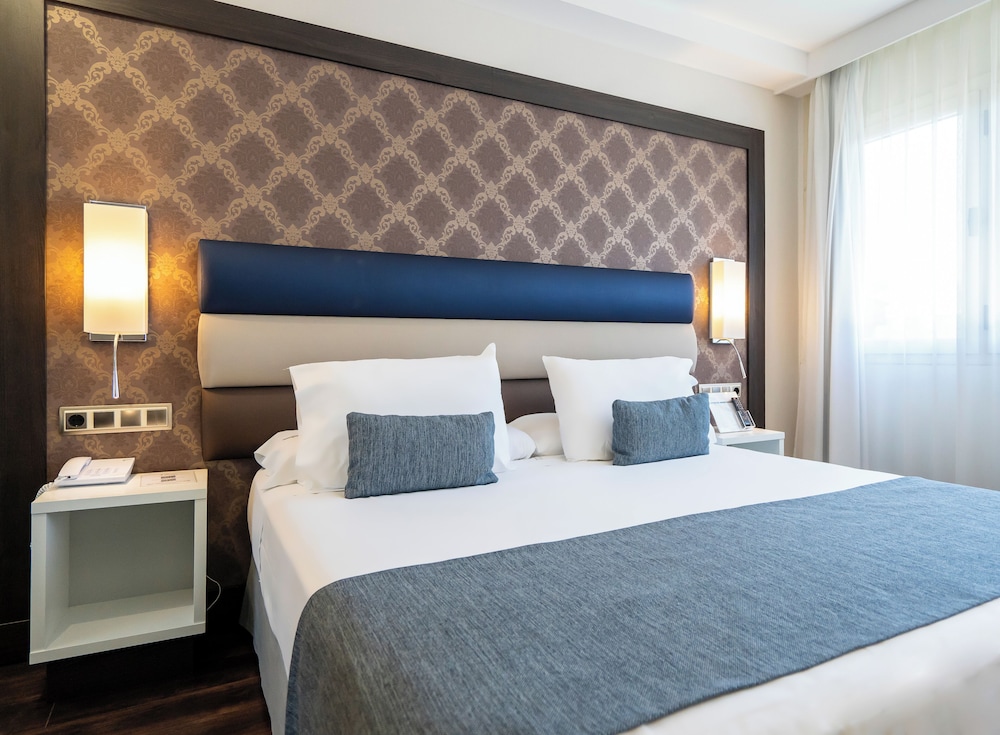 Deluxe Room - Photo 3