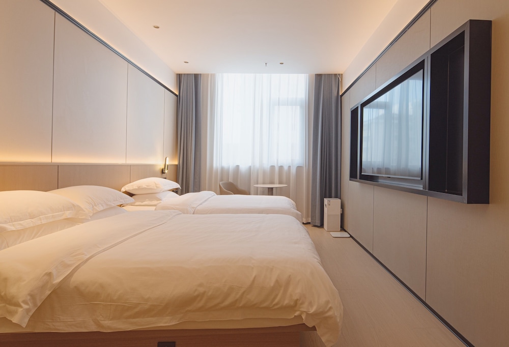 Superior Twin Room (1.2m & 1.5m Beds)