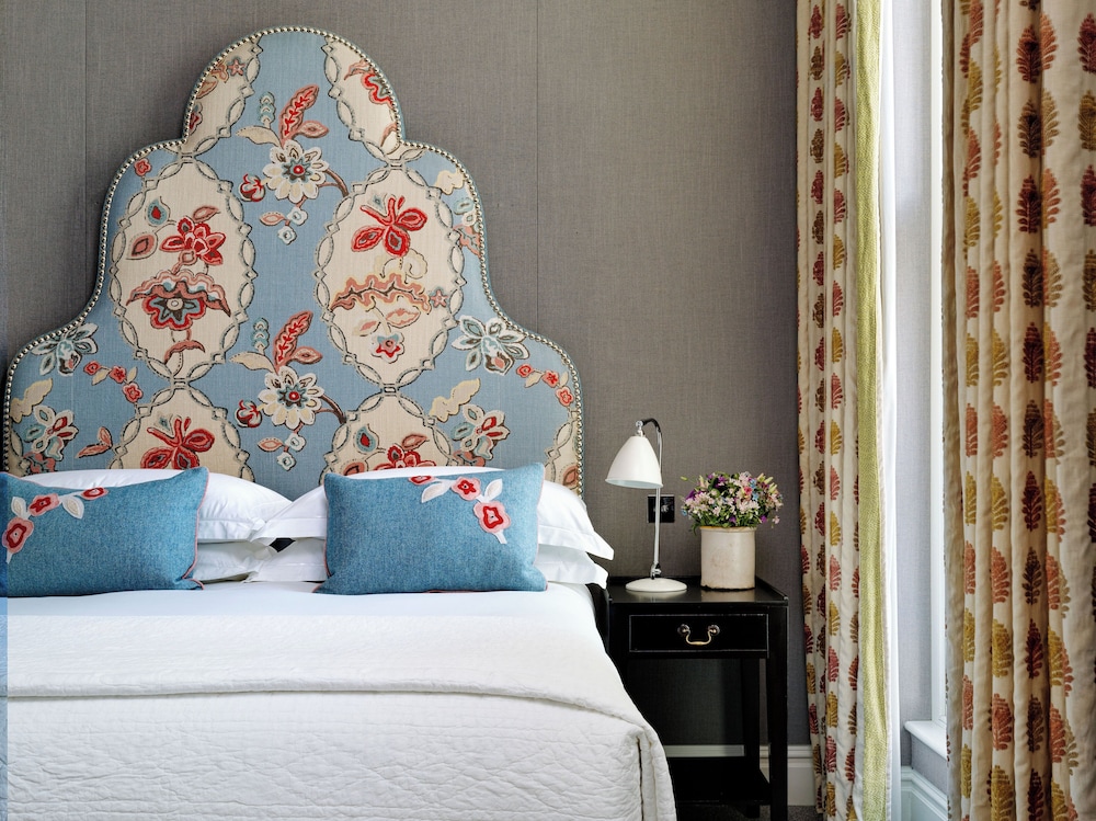 Accessible Deluxe King Room photo 1