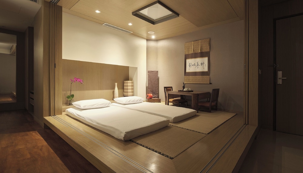 Deluxe Suite Lake View - Photo 4