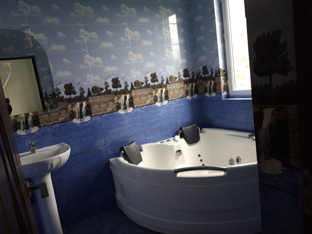 Suite, Jetted Tub photo 2