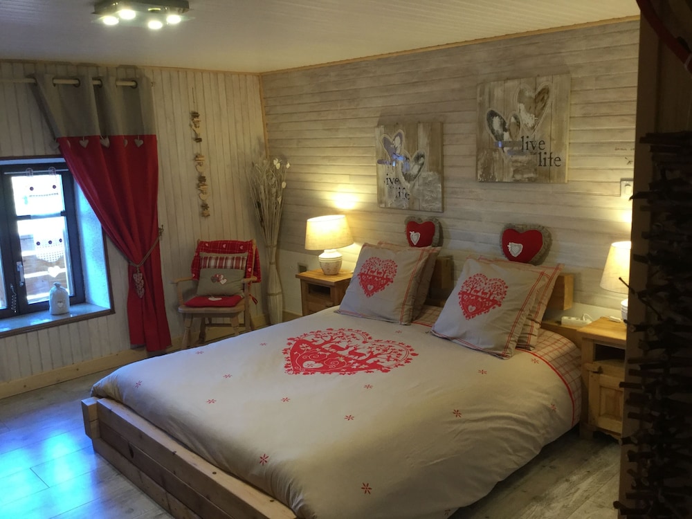 Double Room, Mountain View (2) - Photo 1