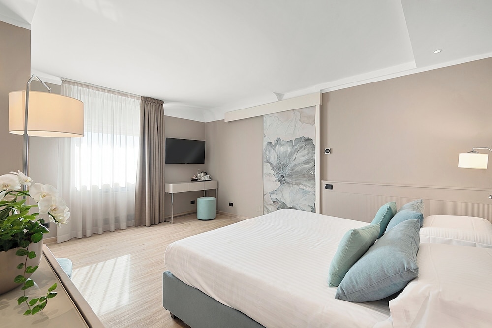 Suite, Terrace, Oceanfront - Photo 2